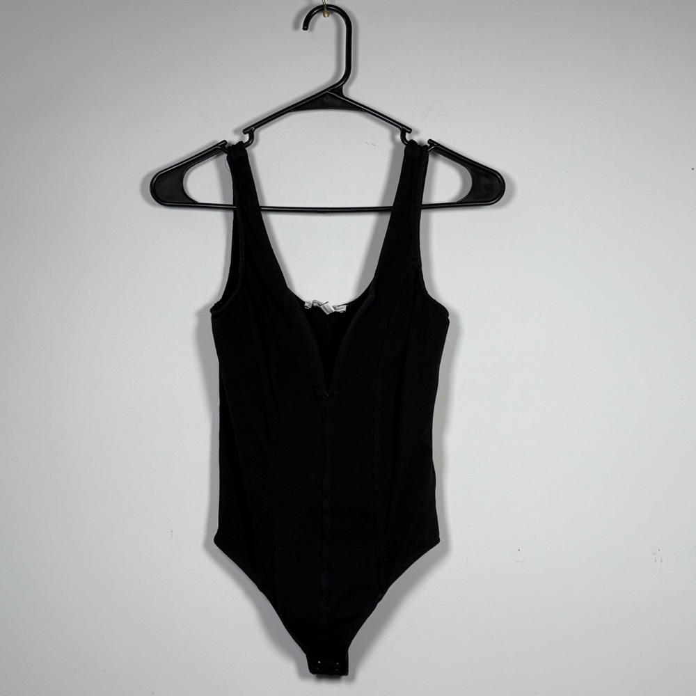 Black Sleeveless Wired Neckline Bodysuit